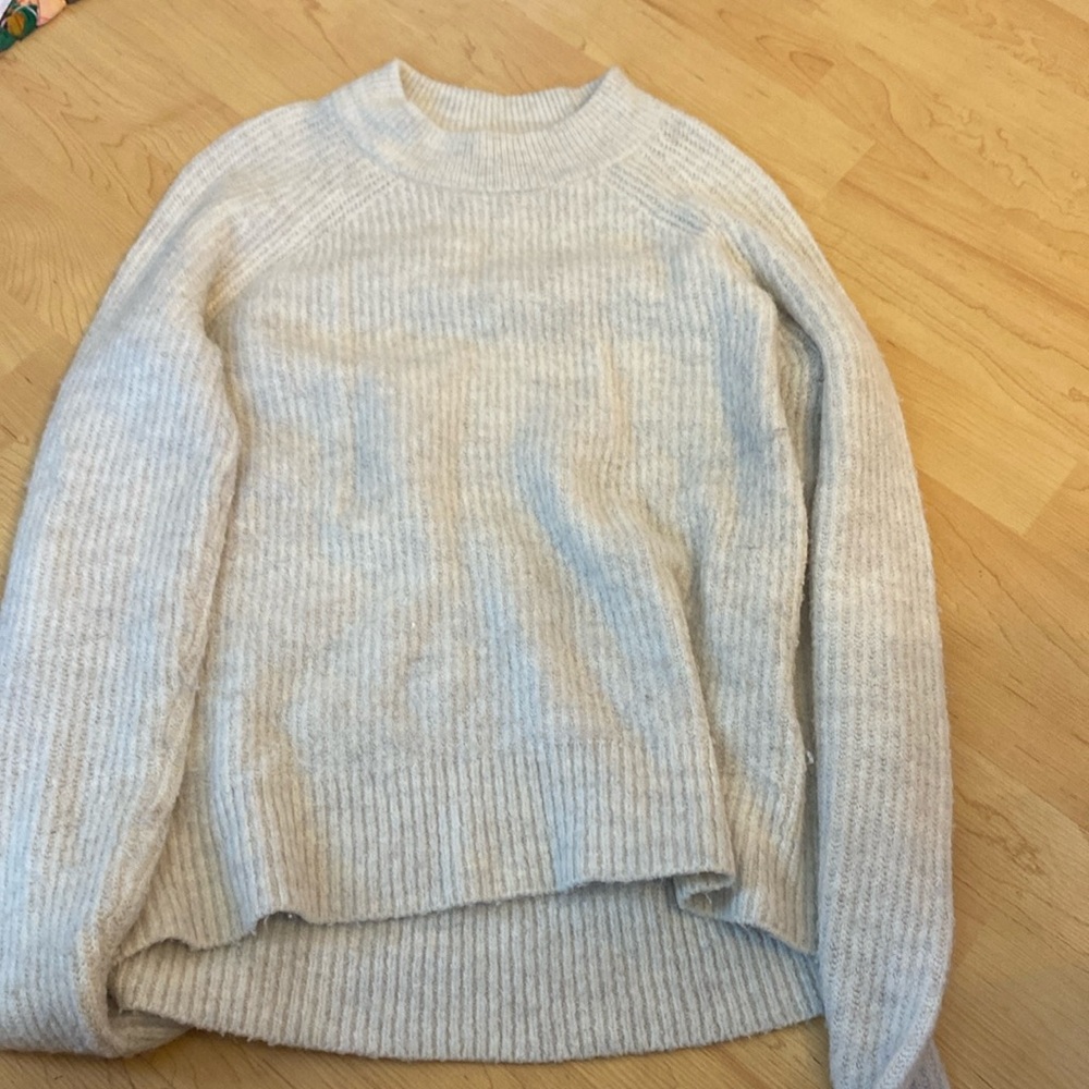 H&M Sweater - Cream